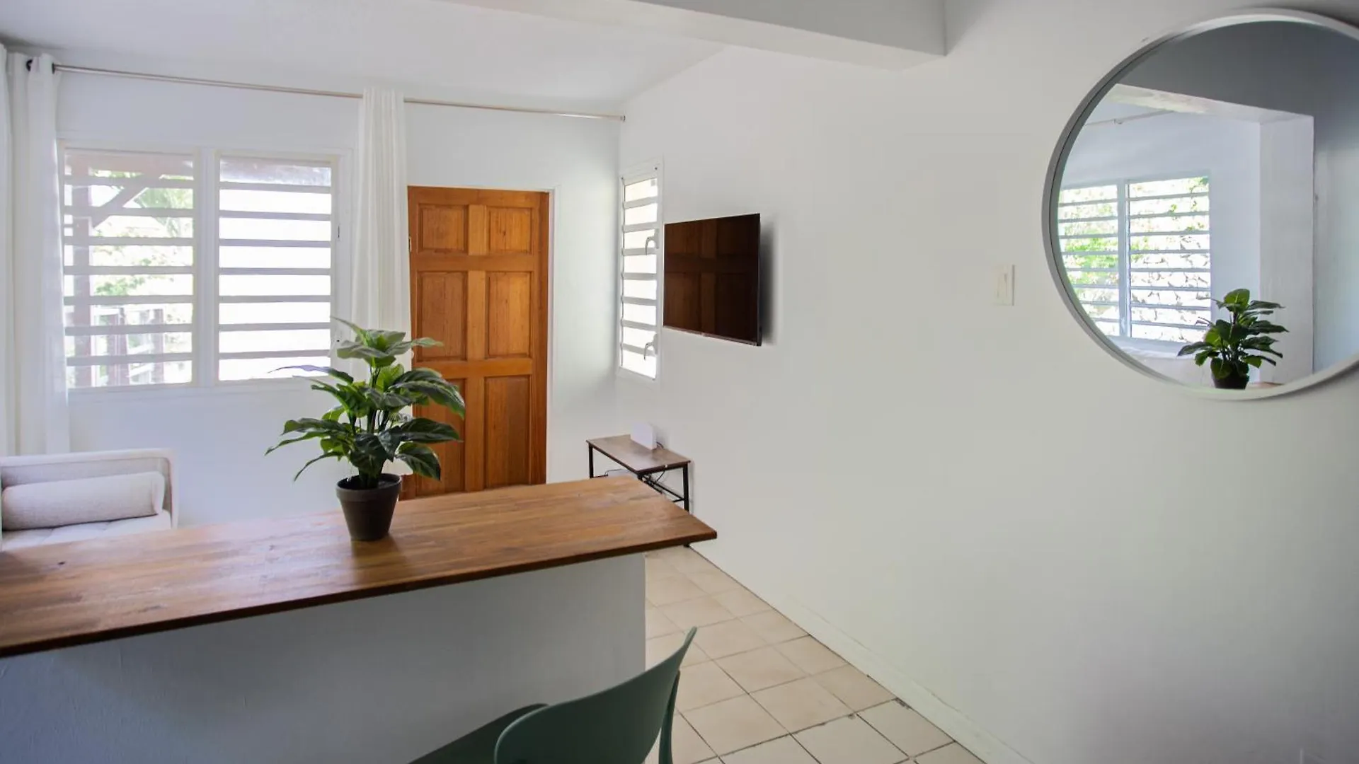 Cozy Cottage 1 Bedroom With Stunning Views Simpson Bay Apartament